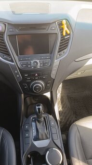 Hyundai SantaFe - 10