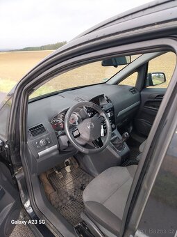 Opel Zafira B rok 2013 - 10