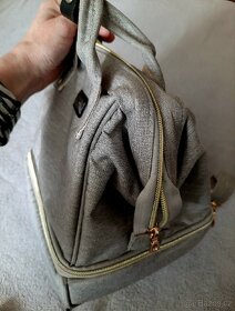 Stylová přebalovací taška/batoh šedá - 10