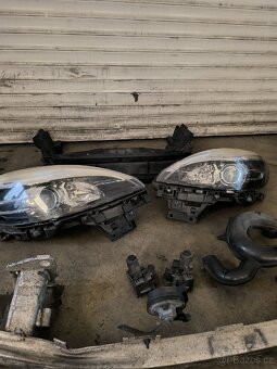 Renault Scénic 3 přední část - 10