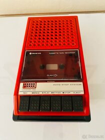 Kazetový magnetofon Sanyo M2541E, rok 1982 - 10