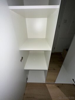 Bílá skříň IKEA - 10