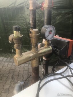 Prodám  kotel na olej  40 KW - 10