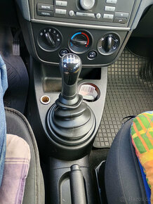 Prodám Ford Fiesta 2007/1,3i, 51kW, Euro 4 - 10