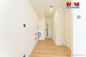 Prodej bytu 3+1, 74 m², Praha, ul. Poznaňská - 10