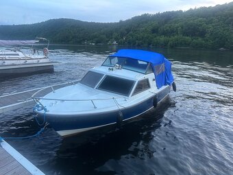 PRODÁM KAJUTOVOU LOĎ SWAYZER SAPHIR 650 CUP - 10