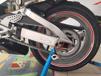 Yamaha R1 - 10