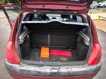 Renault Clio - 10