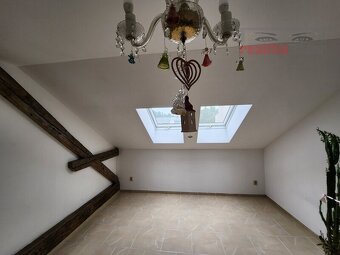 Nájem podkrovního bytu 3kk, ul. Hybešova, 66 m2 + lodžie 8 m - 10