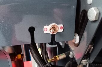 Vysokozdvižný vozík 2.5T, 3.0m zdvih, BENZIN / LPG - 10