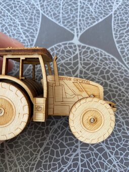 Nový dřevěný model Zetor Crystal s vlekem - 10