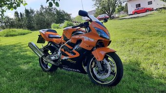 CBR 600f sport - 10