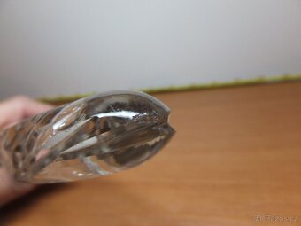 Prvorepubliková broušená miska ve tvaru ryby. - 10