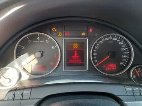 Audi A4 sedan, Quattro a Audi A4 combi, S-line - 10