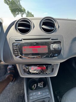 Seat Ibiza 1.4 benzín 2009 rok - 10