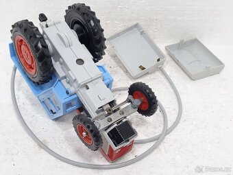 KDN Traktor s valníkem Zetor Crystal 8011- retro hračka - 10