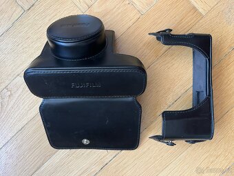 FUJIFILM X100V stříbrný + příslušenství - 10