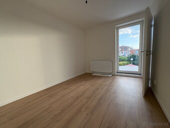 Baťovský půldomek po KOMPLETNÍ rekonstrukci + parkování - 10