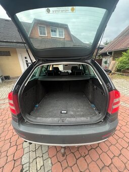 Škoda Octavia 2 SCOUT 4x4 Combi 2.0 TDI 103 kW, motor BMM - 10