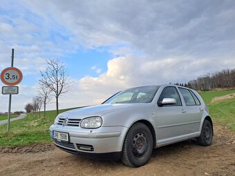 Volkswagen Golf 1.6 - 10