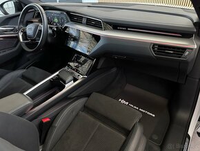 Audi e-tron Sportback S-line Quattro 55 300kW Panorama Tažné - 10