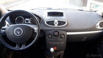 Renault Clio - 10