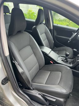 Volvo V70 2.0T, prav. servis, nové pneu, nová STK - 10