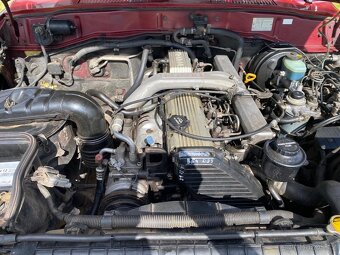 TOYOTA LAND CRUISER 80 - 10