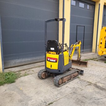 Bobcat E08 - 10