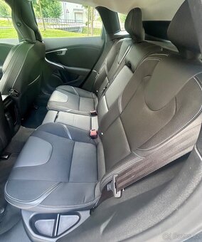 VOLVO V40 2.0D3 110KW 5VÁLEC-AUTOMAT-KAMERA-COCKPIT-98.000km - 10