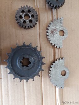 Jawa 50 pionyr, kyvacka - prevodova kolecka - 10