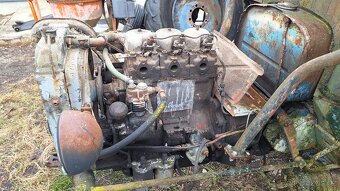 Zetor 3011,má platné doklady TP SPZ - 10