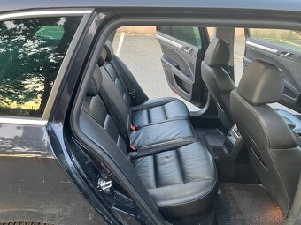ŠKODA SUPERB II COMBI-KOŽENÝ INTERIER - 10