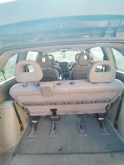 Chrysler Voyager - 10