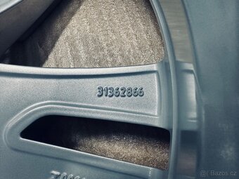 TOP zimní kola Volvo XC60 R18 originál - 10