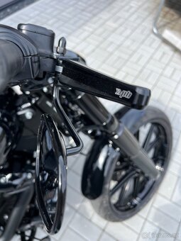 Harley davidson breakout 114 - 10