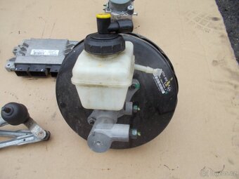 Díly 1. Dacia Sandero 1.2 16v 55kw model 2008-2012 - 10