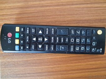 LG 42LD420 42" Full HD – stojan + DO, 2× HDMI - 10