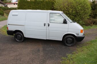Volkswagen Transporter 1.9 TDI, 3 Místa, tažné zařízení - 10