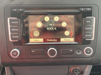 Volkswagen Touran 1.6TDi ,  77 kW nafta, 2011 - 10