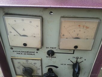 Nabíječ NB22E Autonabiječka / Nabíječ baterií 12-24V/40V - 10