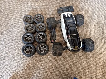 RC Traxxas erevo - 10