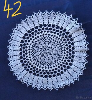 Ručně háčkované dečky 40 cm - 10