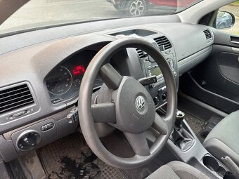 Golf V 1.6 FSI - 10