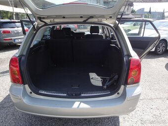 Prodám Toyota Avensis 1.8i - 10