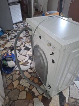 Pračka a lednička za 4000 kč - 10