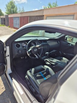 ford mustang GT 5.0 - 10