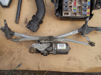 Díly Clio III 1.2 16v 55kw (č.2) - 10