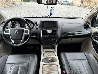 LANCIA VOYAGER 2.8L 131KW CRD - 10