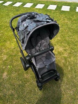 Cybex Priam kočárek Flowers Grey - 10